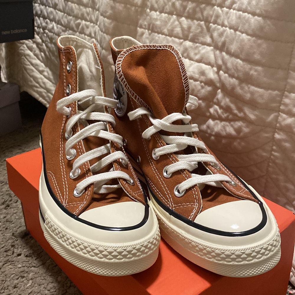 *NEW* Rust Converse - Picture 3 of 5